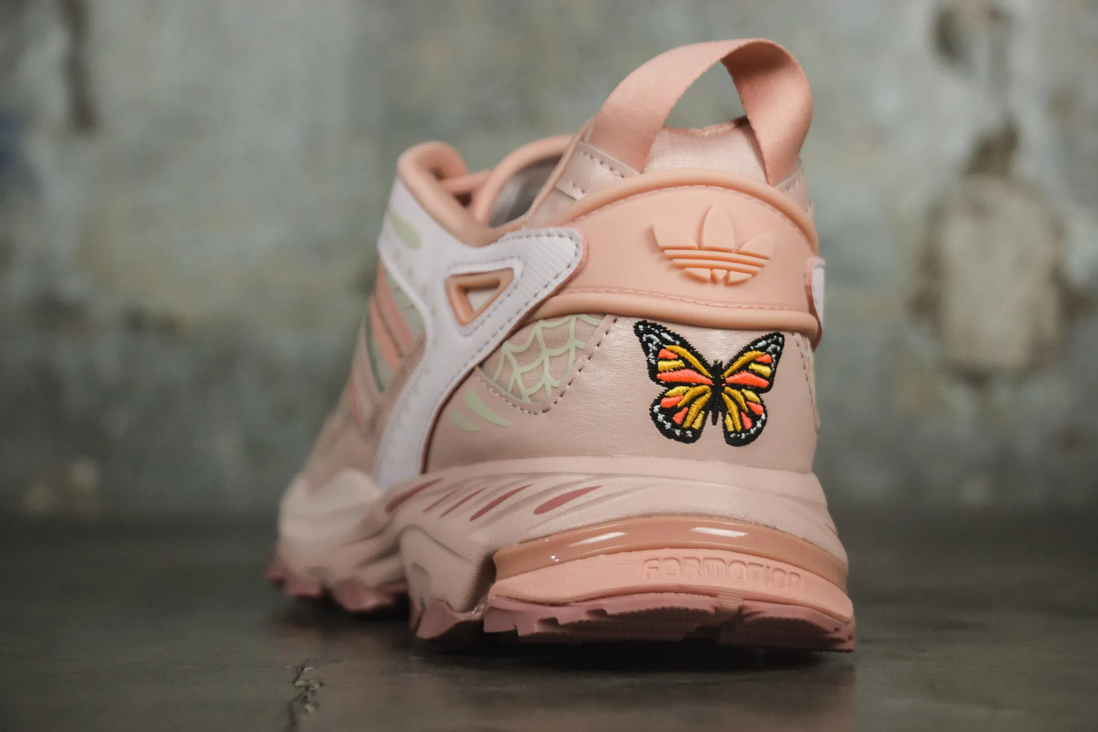 adidas Hyperturf Pink Sugar Skull "Día de Muertos"