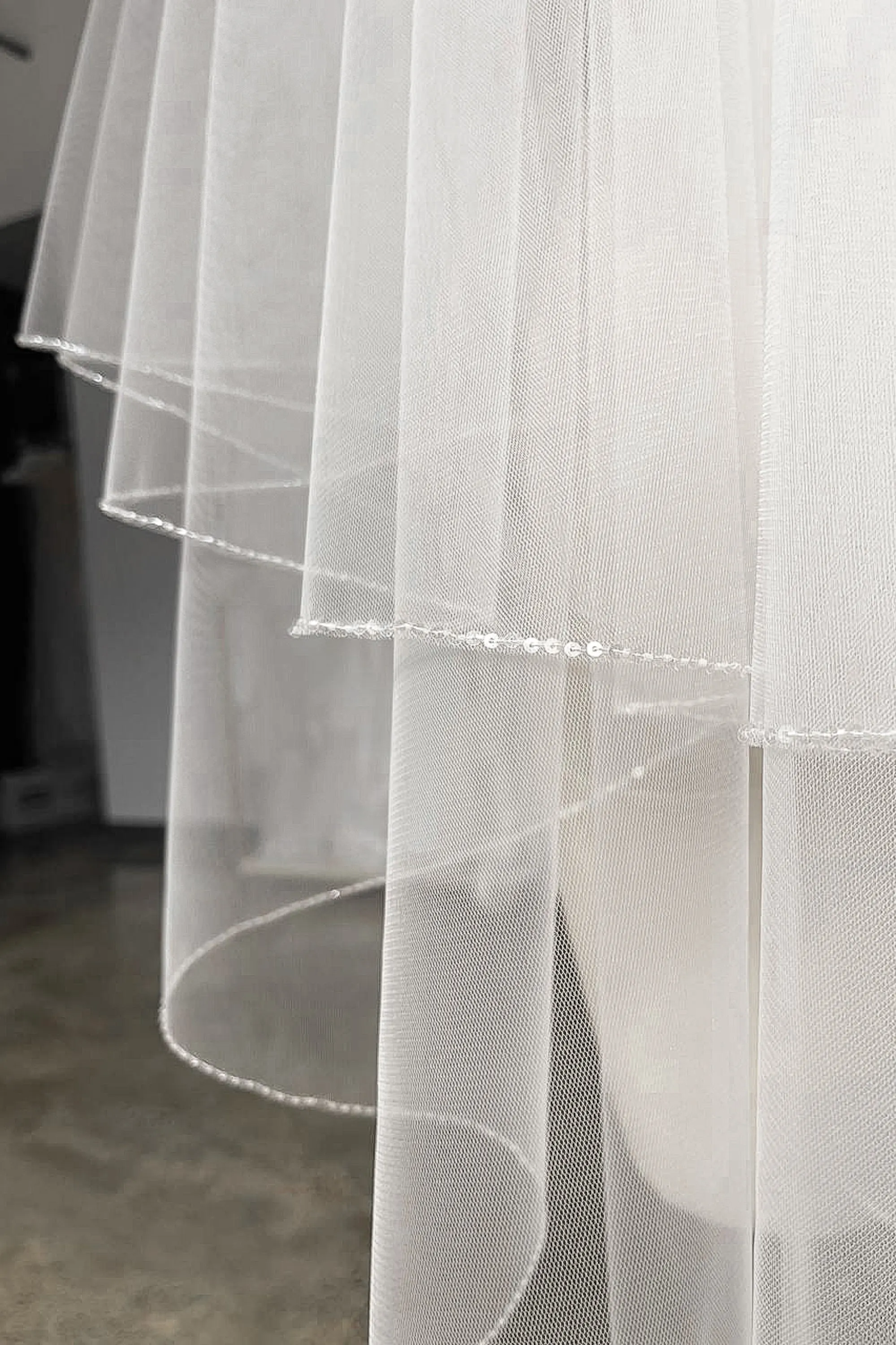 Wedding veil OB H15 with sequins edge